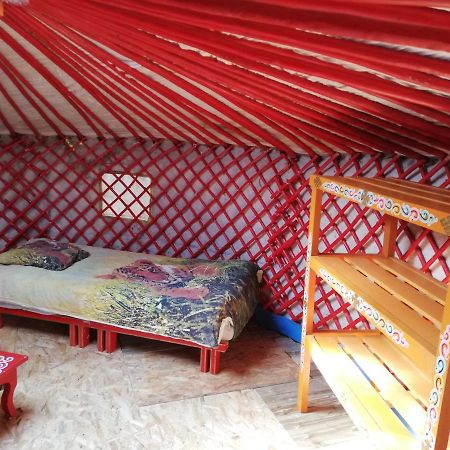 Yourte Mongole Veritable Montcaret Bagian luar foto