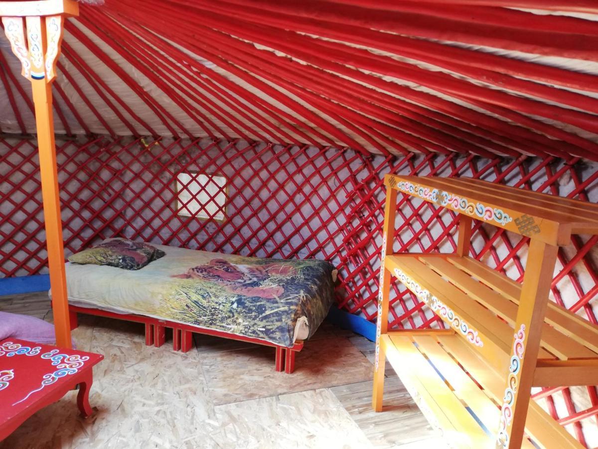 Yourte Mongole Veritable Montcaret Bagian luar foto